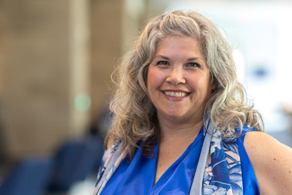 Kelly Pennell in hallway